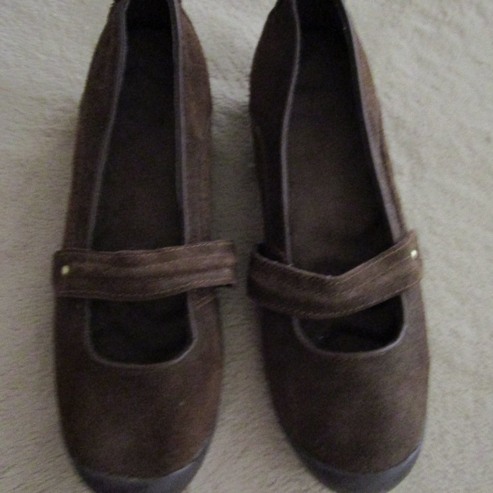 Avon Ladies Shoes Brown Suede Mary Jane Style 8M